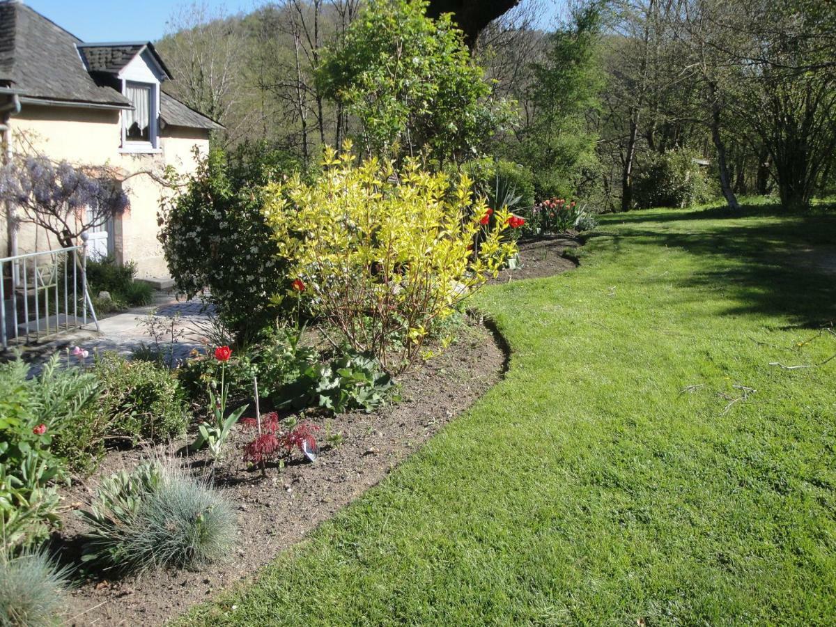 Le Relais Des Capucines Bed & Breakfast Largnac Екстериор снимка